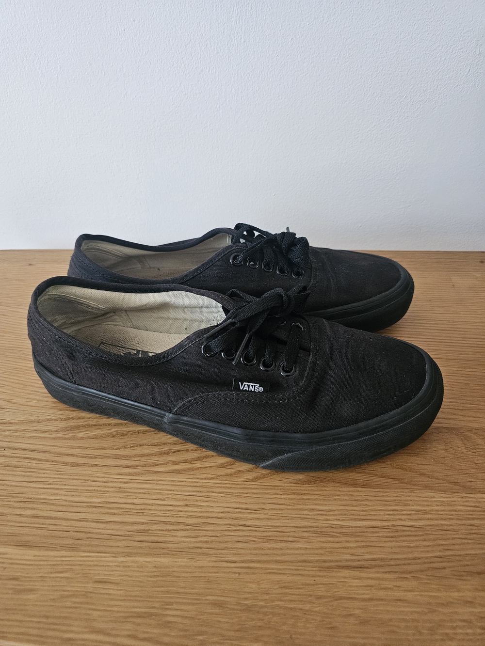 Vans Men's Black Low-Top Canvas Sneakers Shoes Size 8